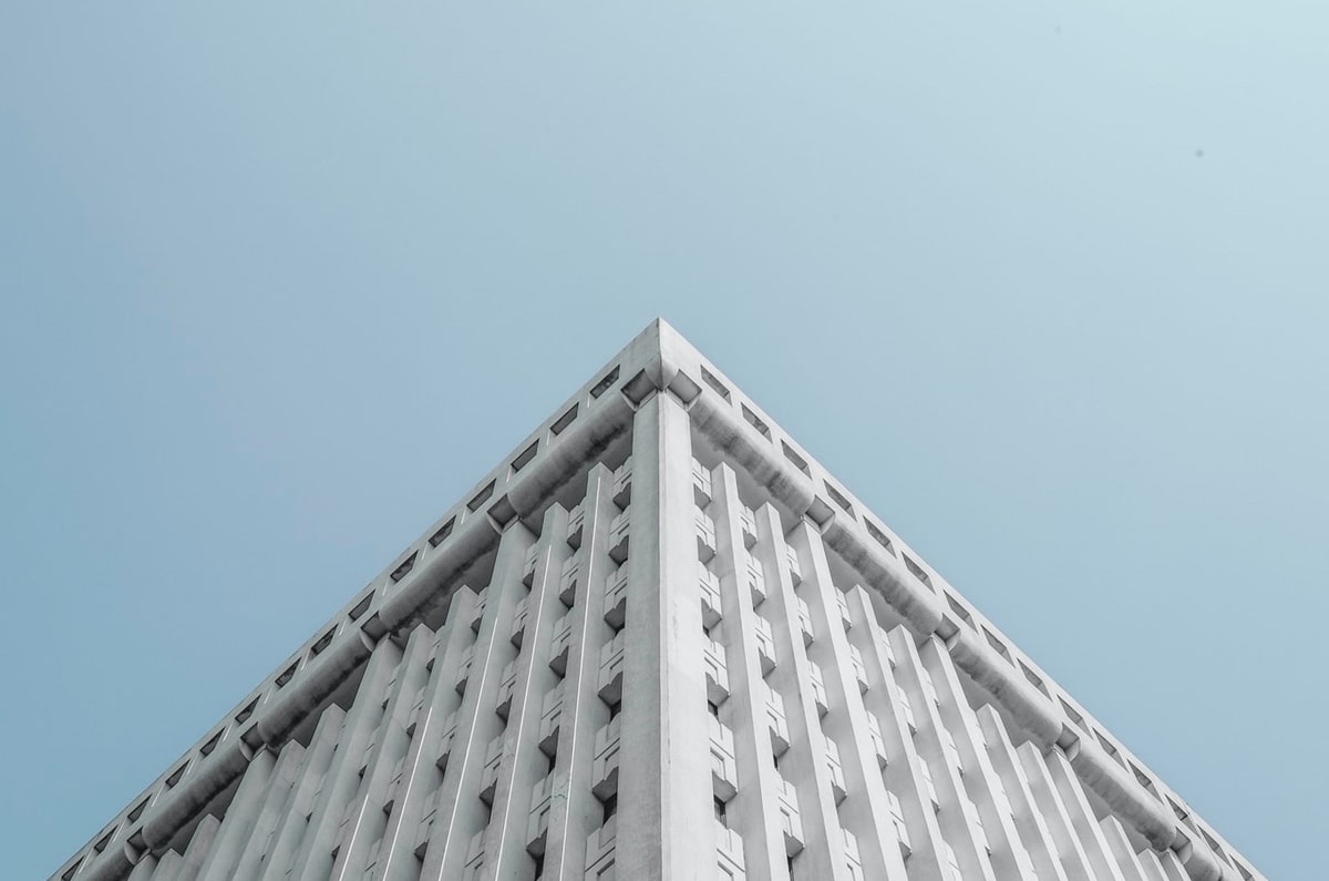 F1中国大奖赛冲刺赛：拉塞尔夺冠 法拉利车队位居二三